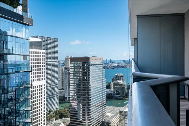 $4,200 | 801 South Miami Avenue, Unit 4207, Miami, FL 33131