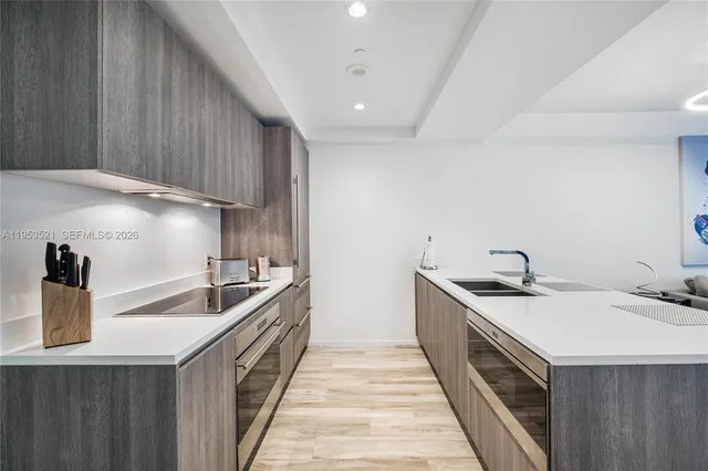 $4,200 | 801 South Miami Avenue, Unit 4207, Miami, FL 33131