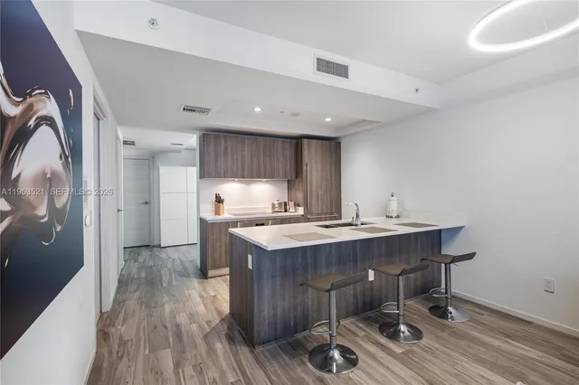 $4,200 | 801 South Miami Avenue, Unit 4207, Miami, FL 33131