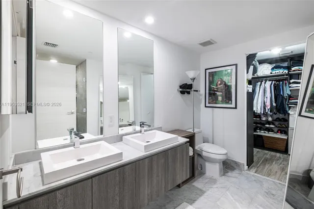 $4,200 | 801 South Miami Avenue, Unit 4207, Miami, FL 33131