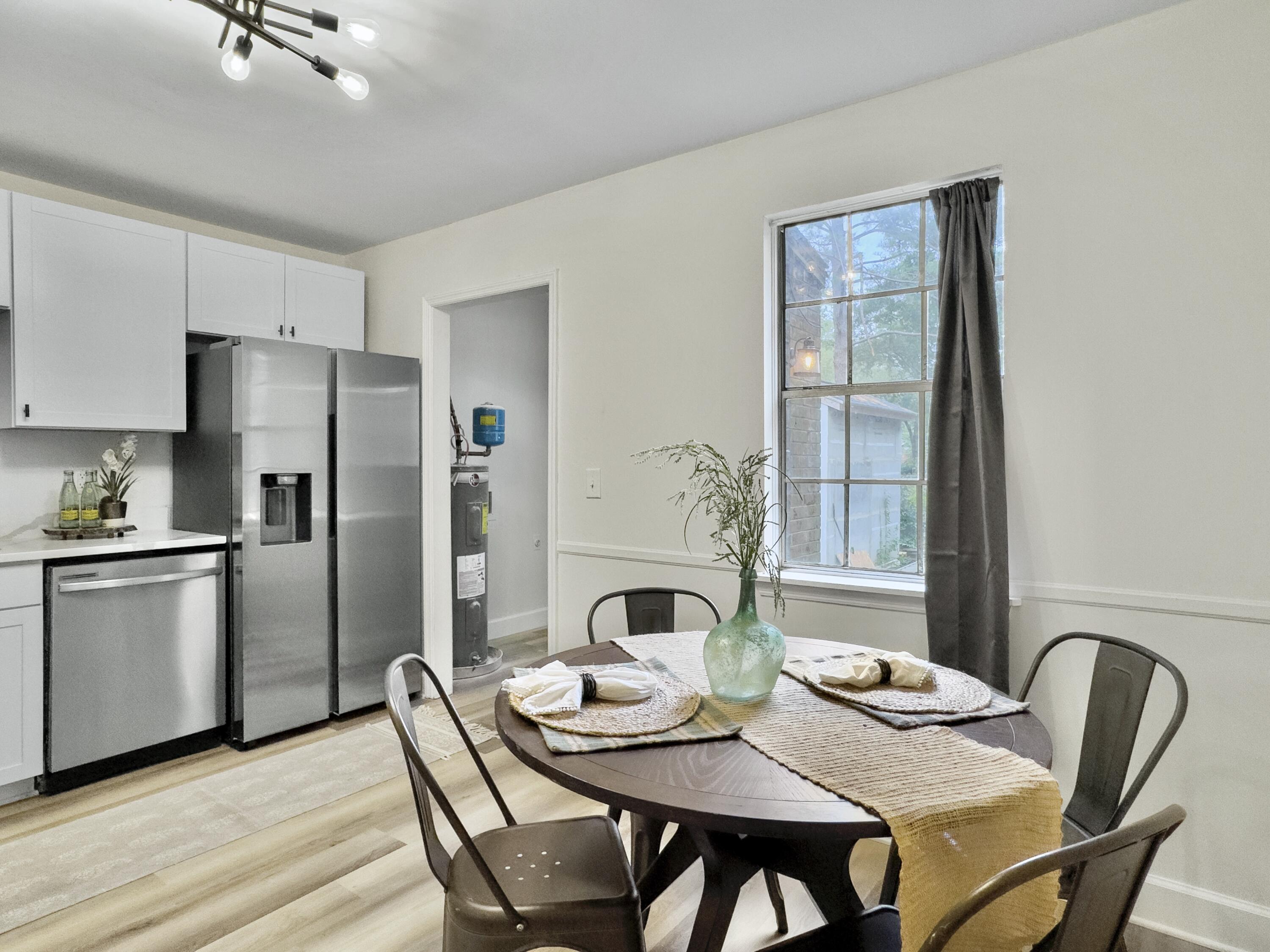 306 Crestview Drive, Unit B Summerville, SC 29485 - Photo 13 of 24 Breakfast area