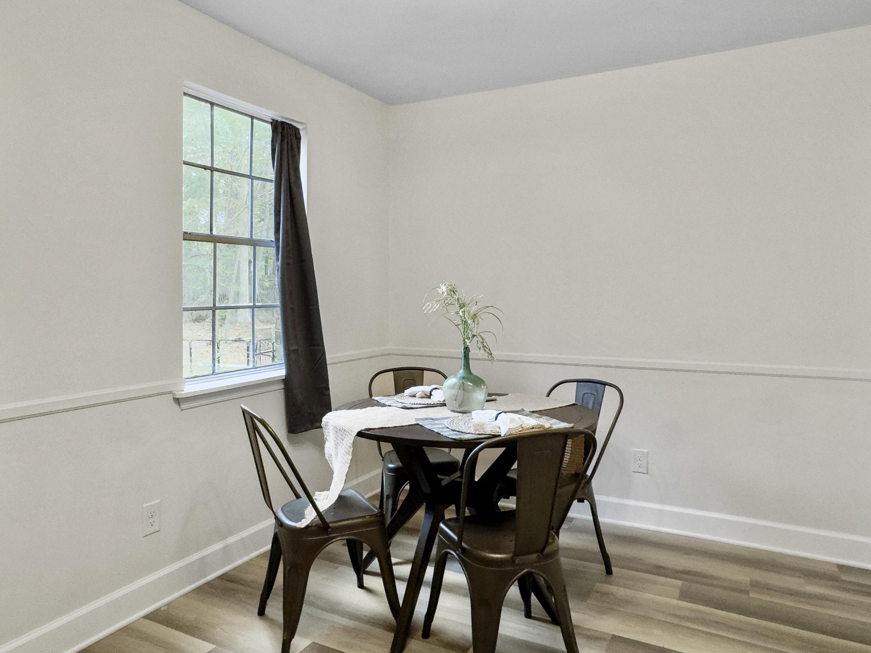306 Crestview Drive, Unit B Summerville, SC 29485 - Photo 16 of 24 eat-in kitchen