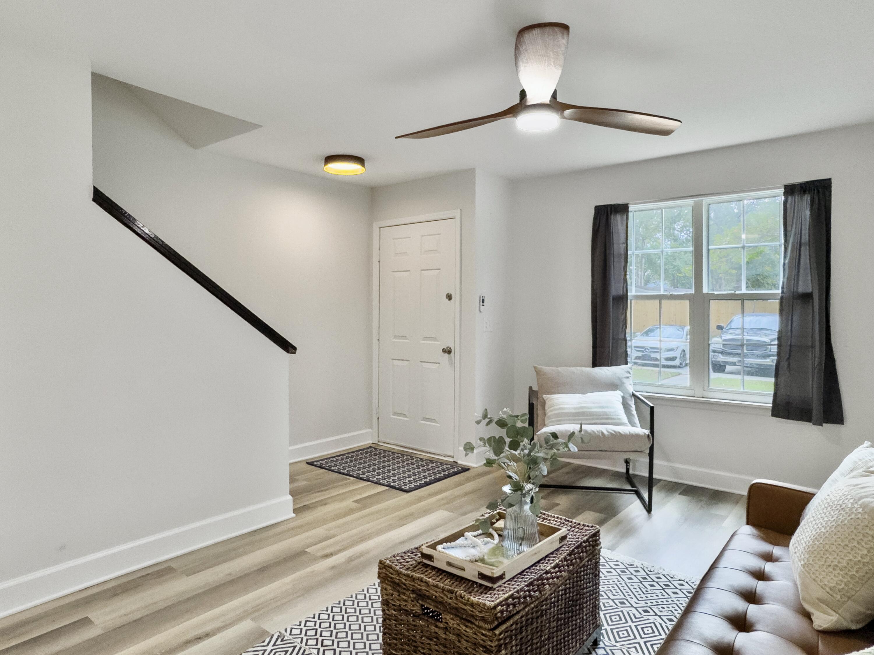 306 Crestview Drive, Unit B Summerville, SC 29485 - Photo 4 of 24 Living room