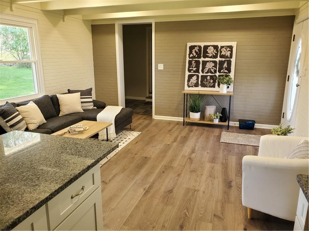 27 North Johnson Road Houston, PA 15342 - Photo 12 of 25 a living room with furniture