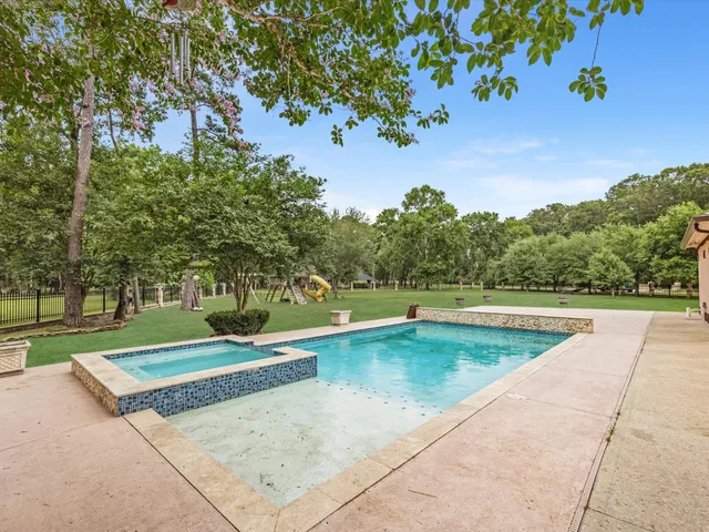 $799,900 | 19627 Riverwalk Drive, Porter, TX 77365