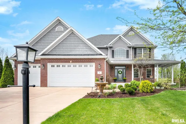 $600,000 | 17 Fountaindale, Washington, IL 61571