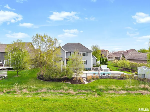 $600,000 | 17 Fountaindale, Washington, IL 61571