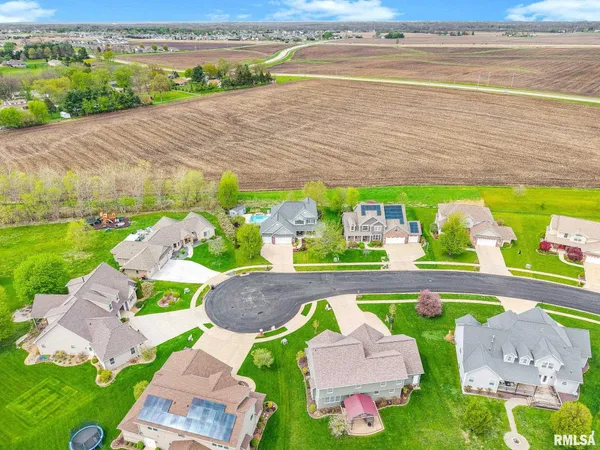 $600,000 | 17 Fountaindale, Washington, IL 61571