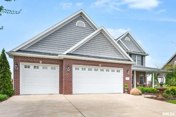 $600,000 | 17 Fountaindale, Washington, IL 61571