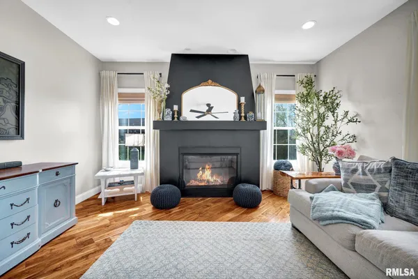 $600,000 | 17 Fountaindale, Washington, IL 61571