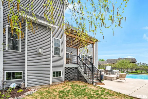 $600,000 | 17 Fountaindale, Washington, IL 61571