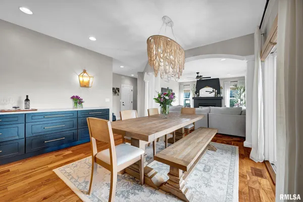 $600,000 | 17 Fountaindale, Washington, IL 61571