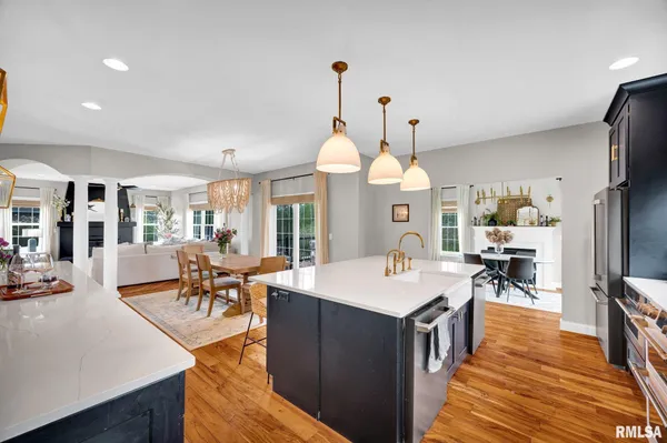 $600,000 | 17 Fountaindale, Washington, IL 61571