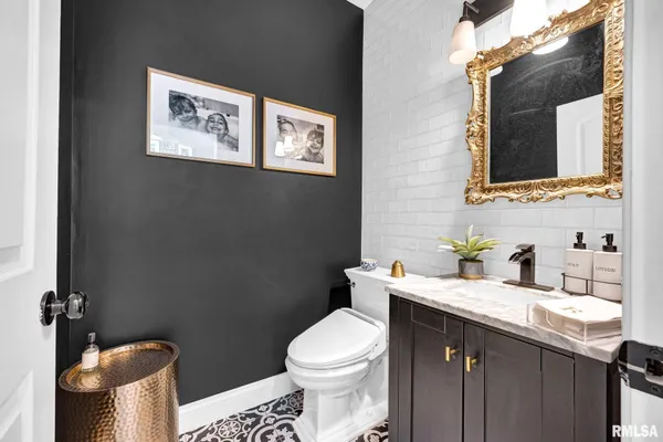 $600,000 | 17 Fountaindale, Washington, IL 61571