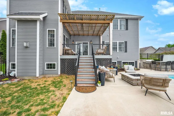 $600,000 | 17 Fountaindale, Washington, IL 61571