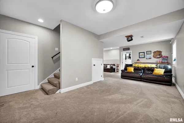 $600,000 | 17 Fountaindale, Washington, IL 61571