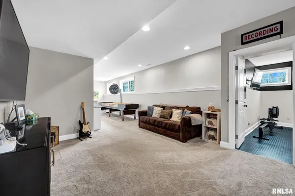 $600,000 | 17 Fountaindale, Washington, IL 61571