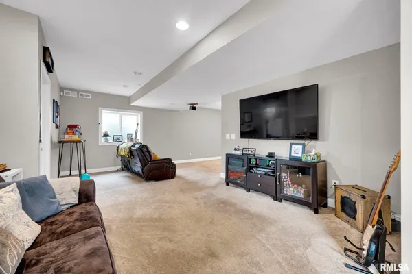 $600,000 | 17 Fountaindale, Washington, IL 61571