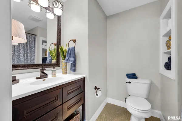 $600,000 | 17 Fountaindale, Washington, IL 61571