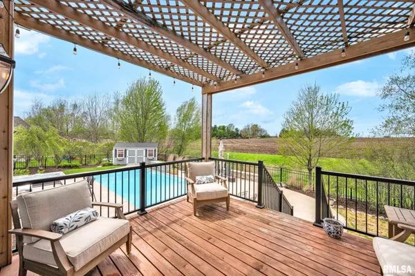 $600,000 | 17 Fountaindale, Washington, IL 61571