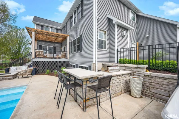 $600,000 | 17 Fountaindale, Washington, IL 61571