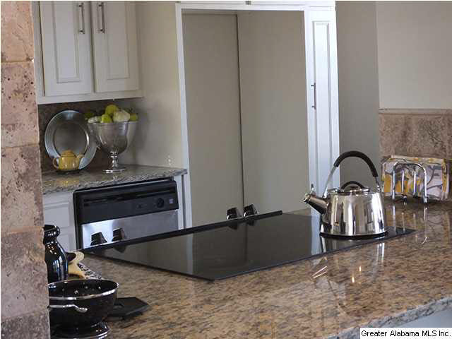 136 Pine Tree Circle Fairfield, AL 35064 - Photo 4 of 21