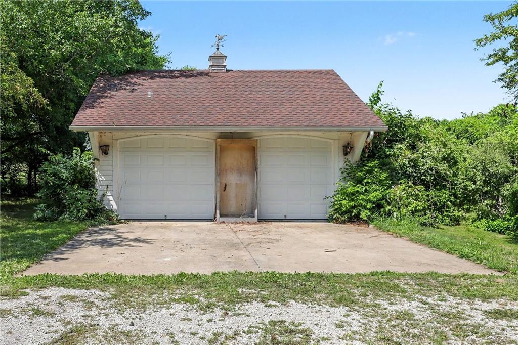 321 North Buckner Tarsney Road Buckner, MO 64016 - Photo 32 of 45