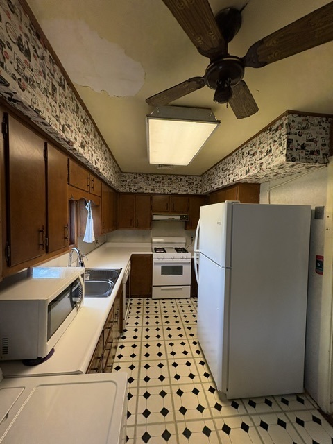836 East Locust Street Watseka, IL 60970 - Photo 9 of 13