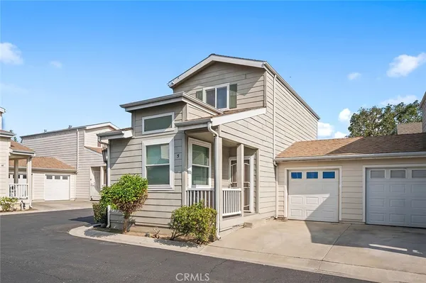 $565,000 | 9921 Flora Vista Street, Unit 5, Bellflower, CA 90706