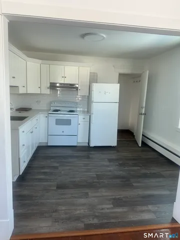 $1,600 | 125 Harwinton Avenue, Plymouth, CT 06786