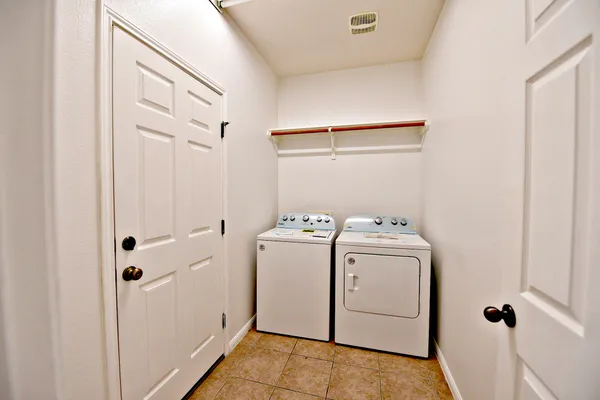 $3,195 | 15012 Fernhill Drive, Austin, TX 78717