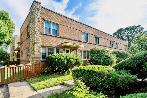 $289,000 | 1011 South Oak Park Avenue, Unit D, Oak Park, IL 60304