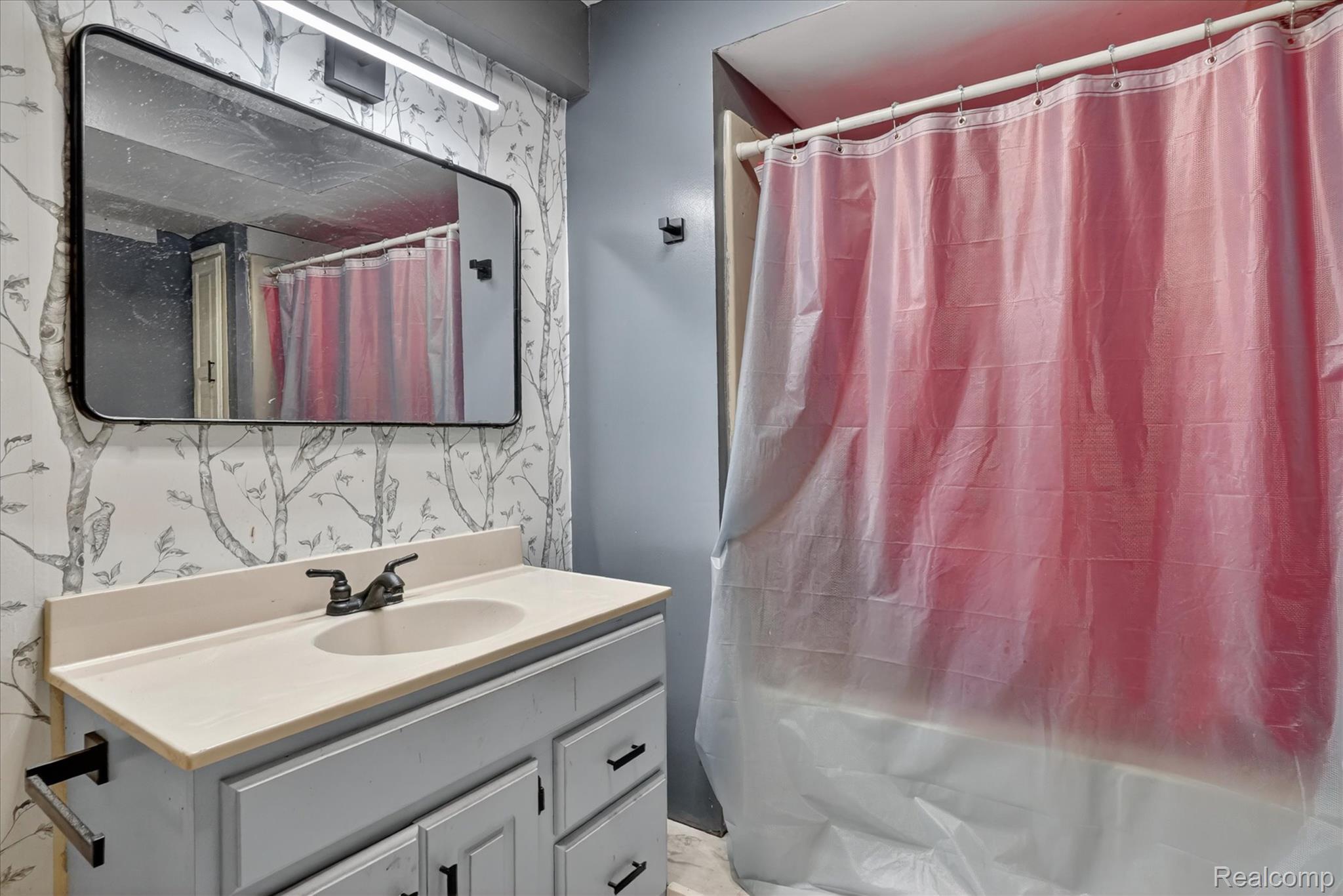 3301 Jewell Road Howell, MI 48843 - Photo 21 of 41 Lower level full bath