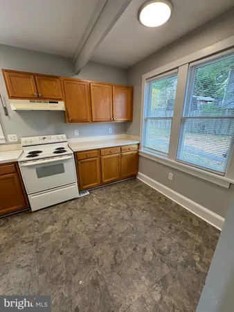 $1,500 | 2 East Germain Street, Winchester, VA 22601