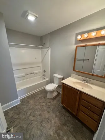 $1,500 | 2 East Germain Street, Winchester, VA 22601