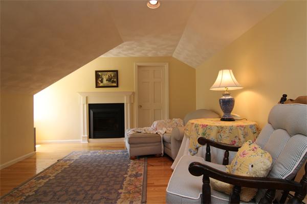 23 Partridge Road Reading, MA 01867 - Photo 18 of 27 Gallery Image 18