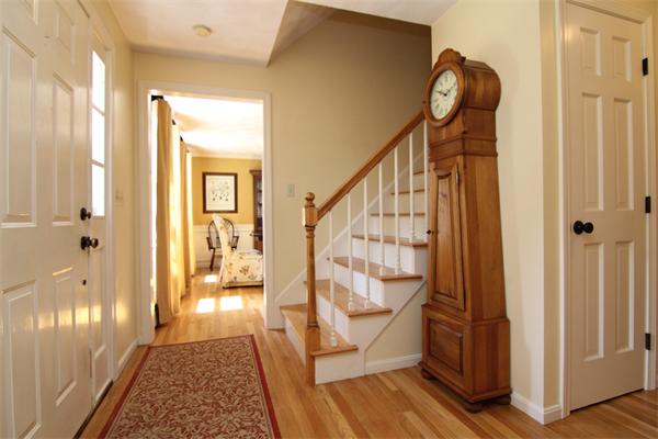23 Partridge Road Reading, MA 01867 - Photo 3 of 27 Gallery Image 3