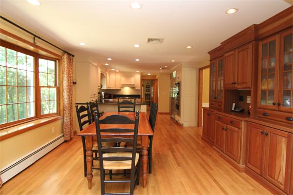 23 Partridge Road Reading, MA 01867 - Photo 7 of 27 Gallery Image 7