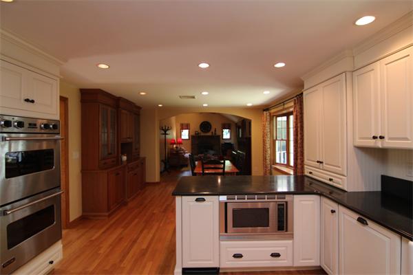 23 Partridge Road Reading, MA 01867 - Photo 10 of 27 Gallery Image 10
