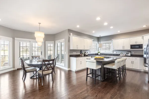$1,174,900 | 1720 Baybrook Lane, Naperville, IL 60564