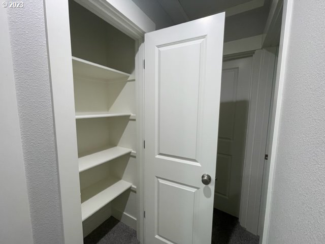 665 Walnut Street Lebanon, OR 97355 - Photo 21 of 29 Bathroom