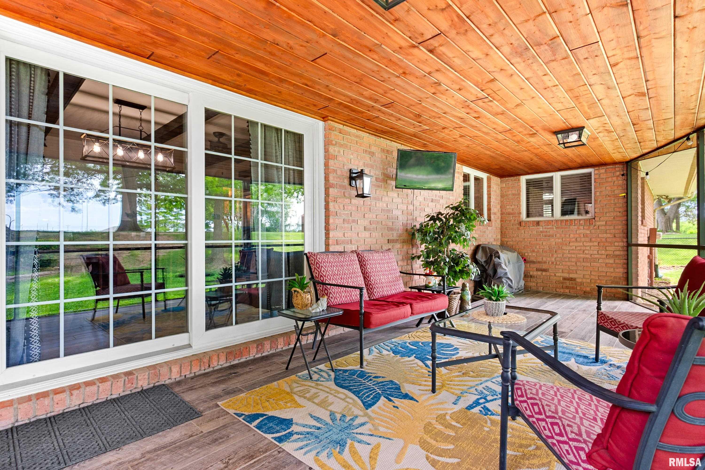 1008 Kingsbury Road Washington, IL 61571 - Photo 32 of 41 Gallery Image 32