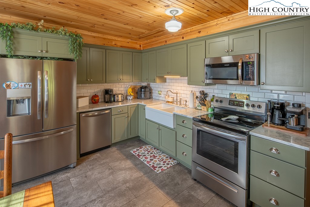 2756 Broadstone Road Banner Elk, NC 28604 - Photo 8 of 48 Gallery Image 8