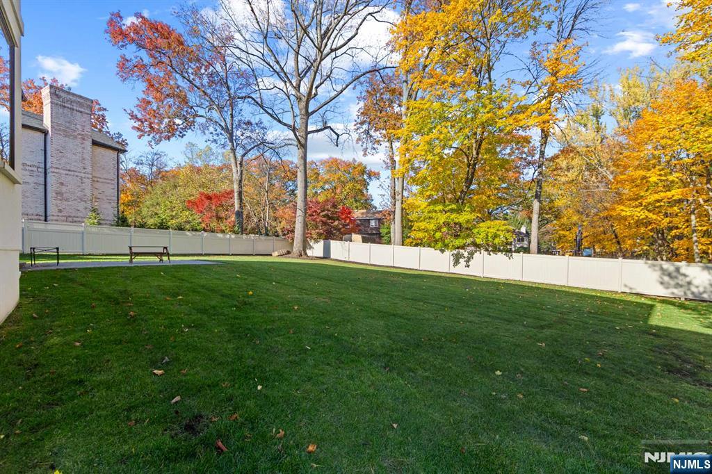 3 Mountain View Court Demarest, NJ 07627 - Photo 3 of 50