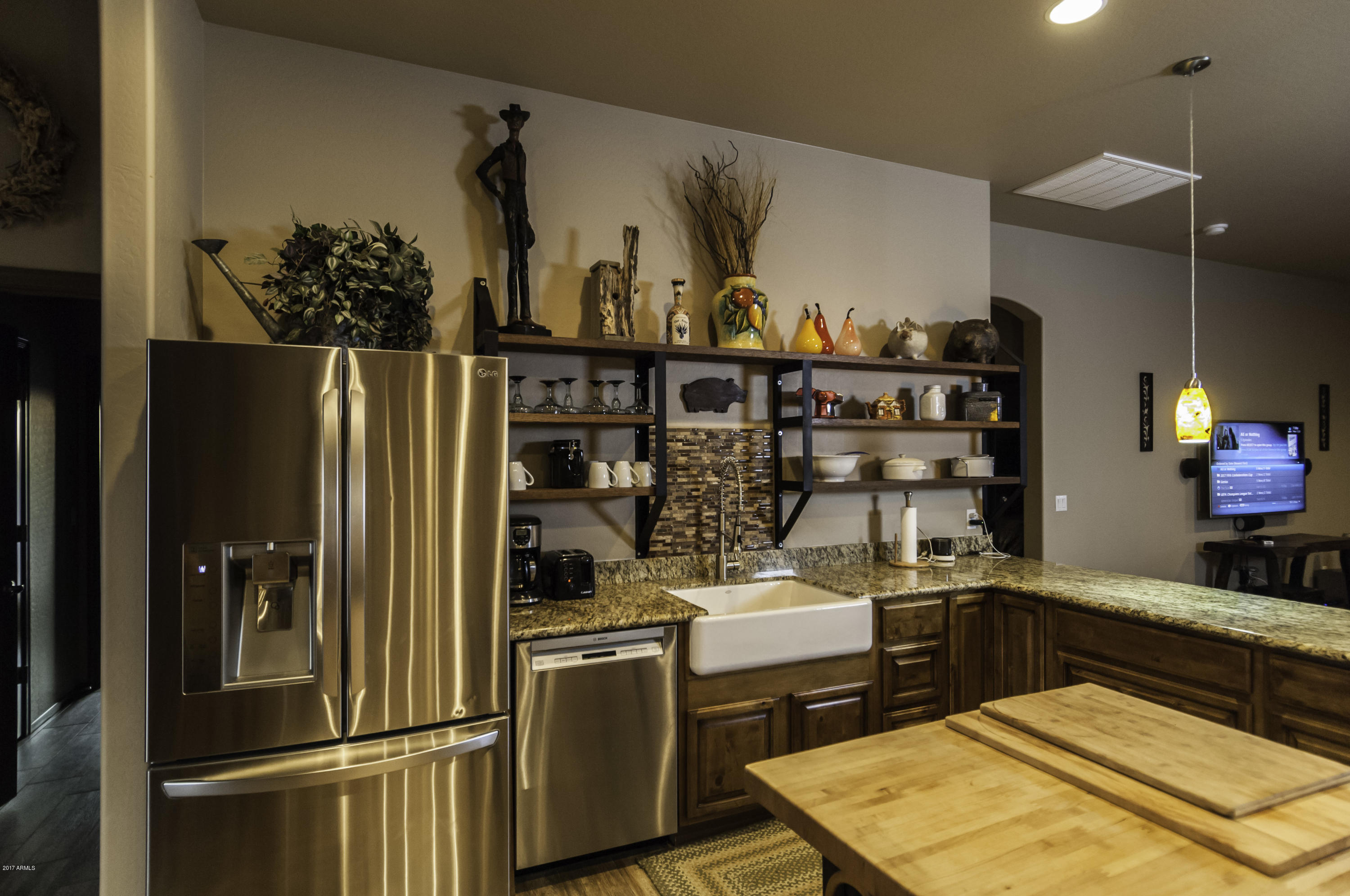 35035 West Teel Road Stanfield, AZ 85172 - Photo 16 of 58 Teel - Custom Shelving, Courty Sink, Bea