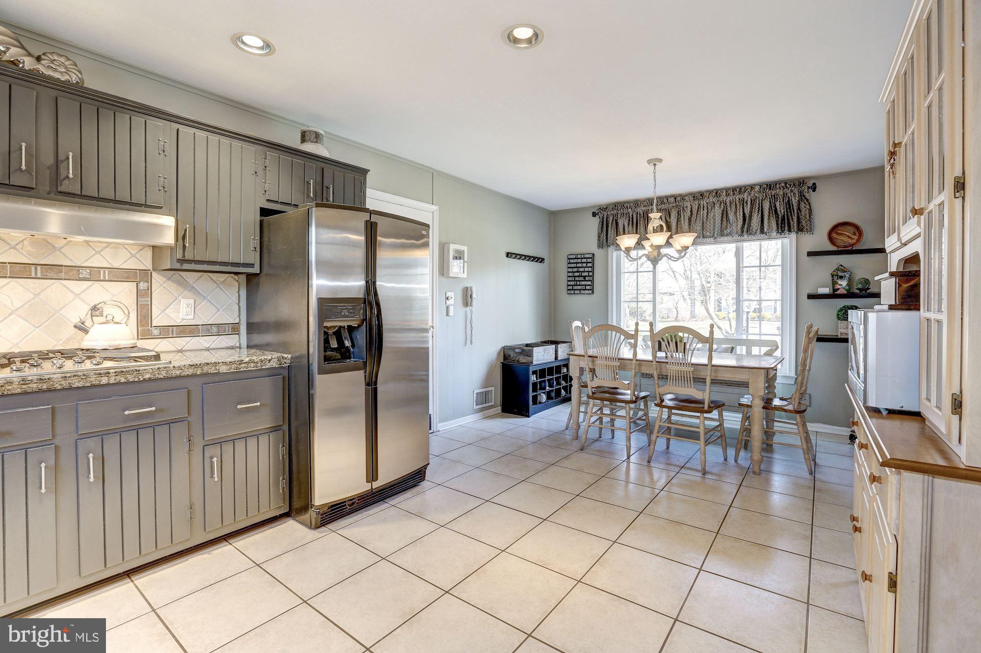 12641 St James Road Rockville, MD 20850 - Photo 9 of 27 Main Level - Kitchen & Breakfast Area