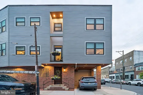 $1,100,000 | 801 South 8th Street, Philadelphia, PA 19147