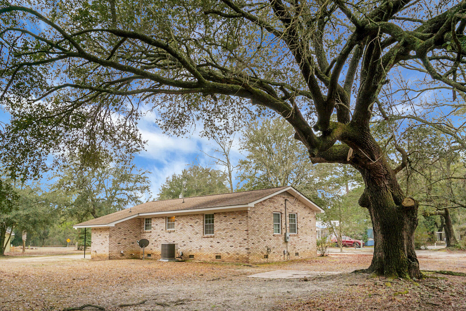 429 Sandhill Road Dorchester, SC 29437 - Photo 3 of 24 back & oak