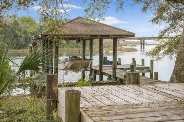 $3,395,000 | 1725 E Lane, Pensacola, FL 32501