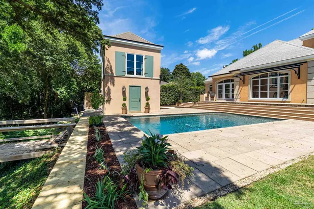 $3,395,000 | 1725 E Lane, Pensacola, FL 32501
